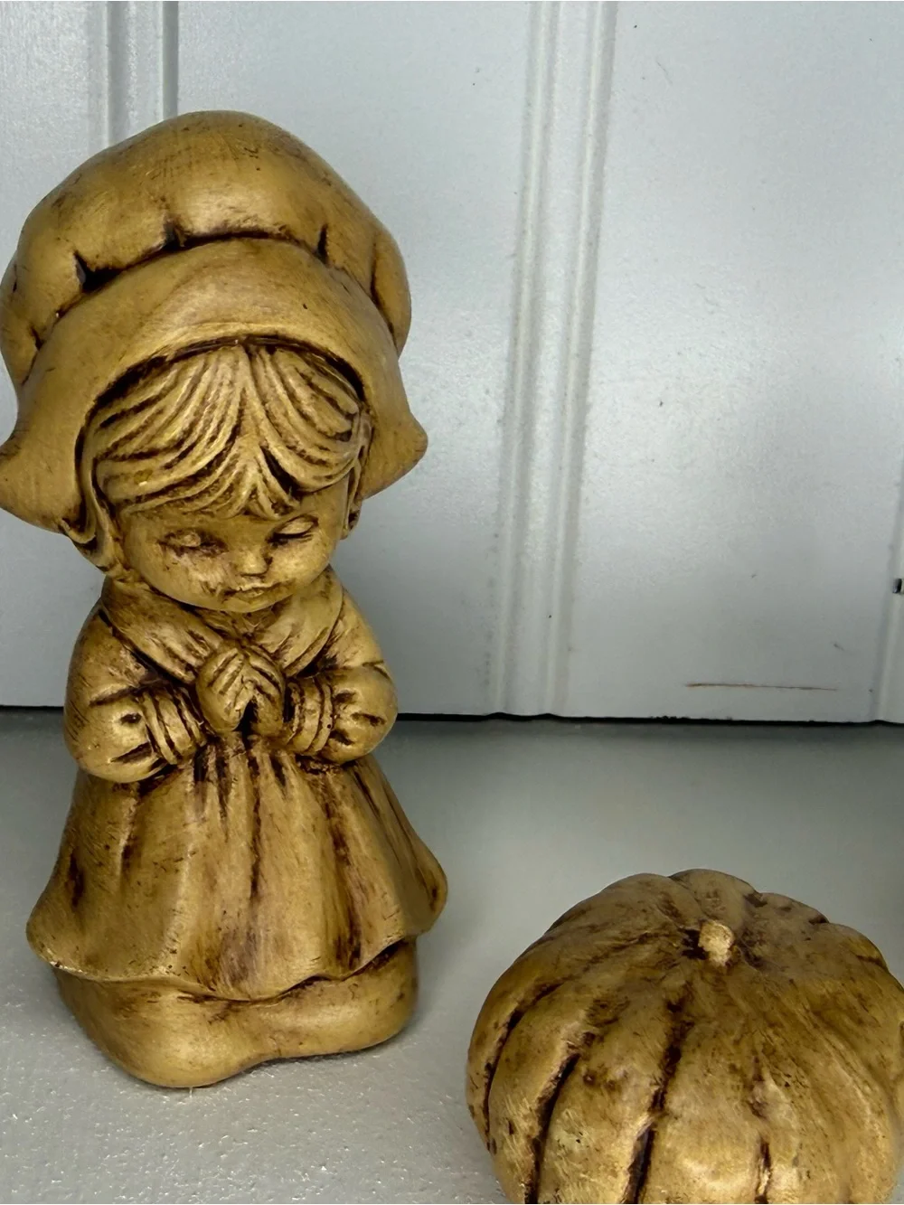 Vintage Hand Painted Thanksgiving Day Boy Girl Praying Pilgrim Figurines Ceramic